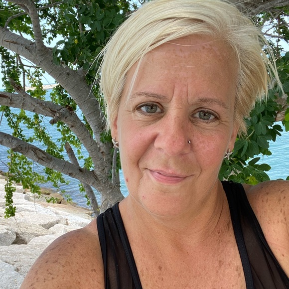 Meet your Posher, Paula